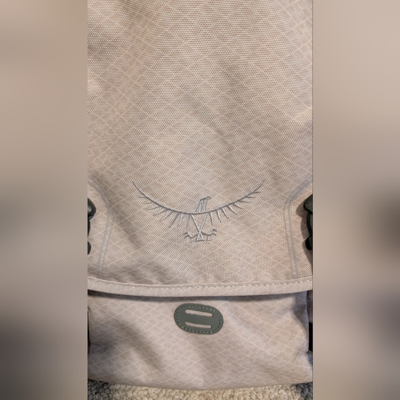 COPY - Osprey flapjack backpack day pack - Picture 2 of 7